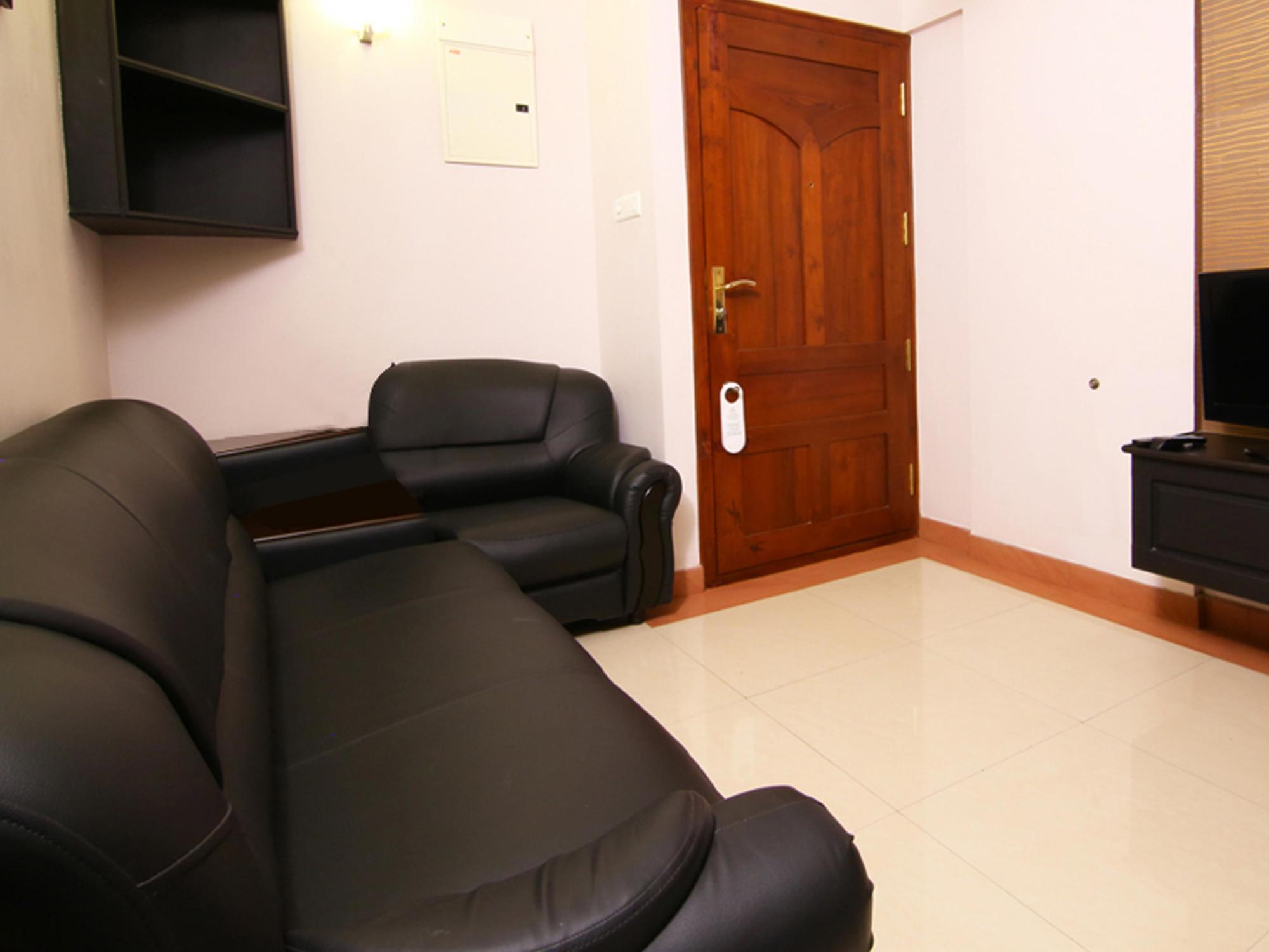 Atlas Airport Hotel Apartment 니둠바서리 외부 사진