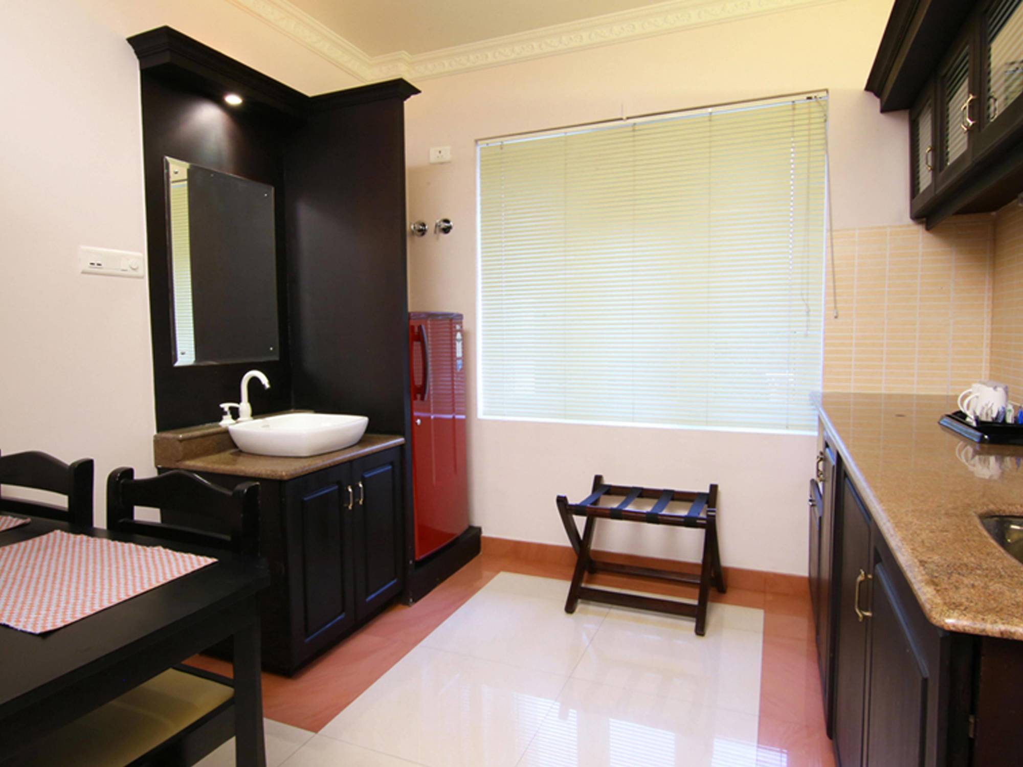 Atlas Airport Hotel Apartment 니둠바서리 외부 사진