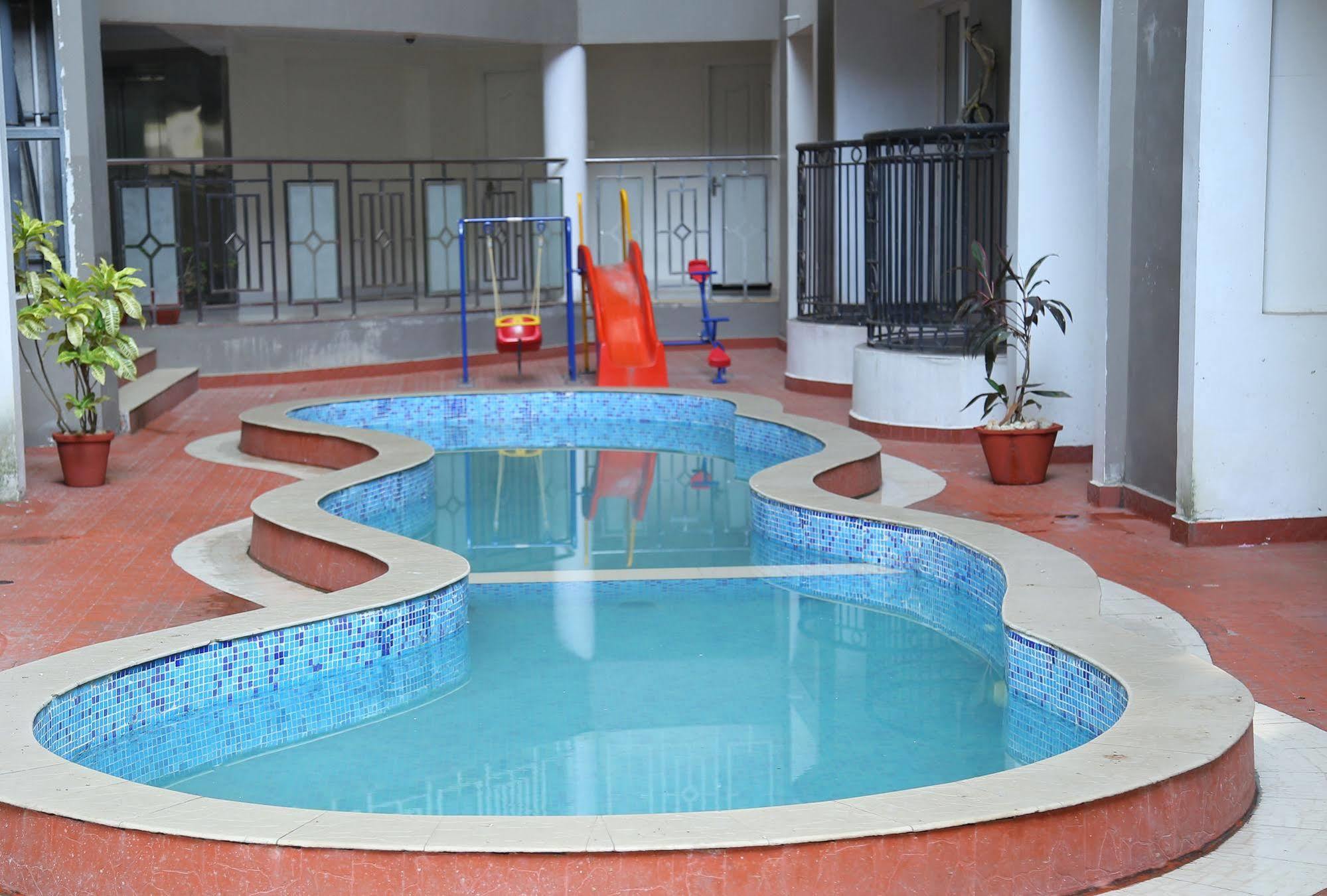 Atlas Airport Hotel Apartment 니둠바서리 외부 사진
